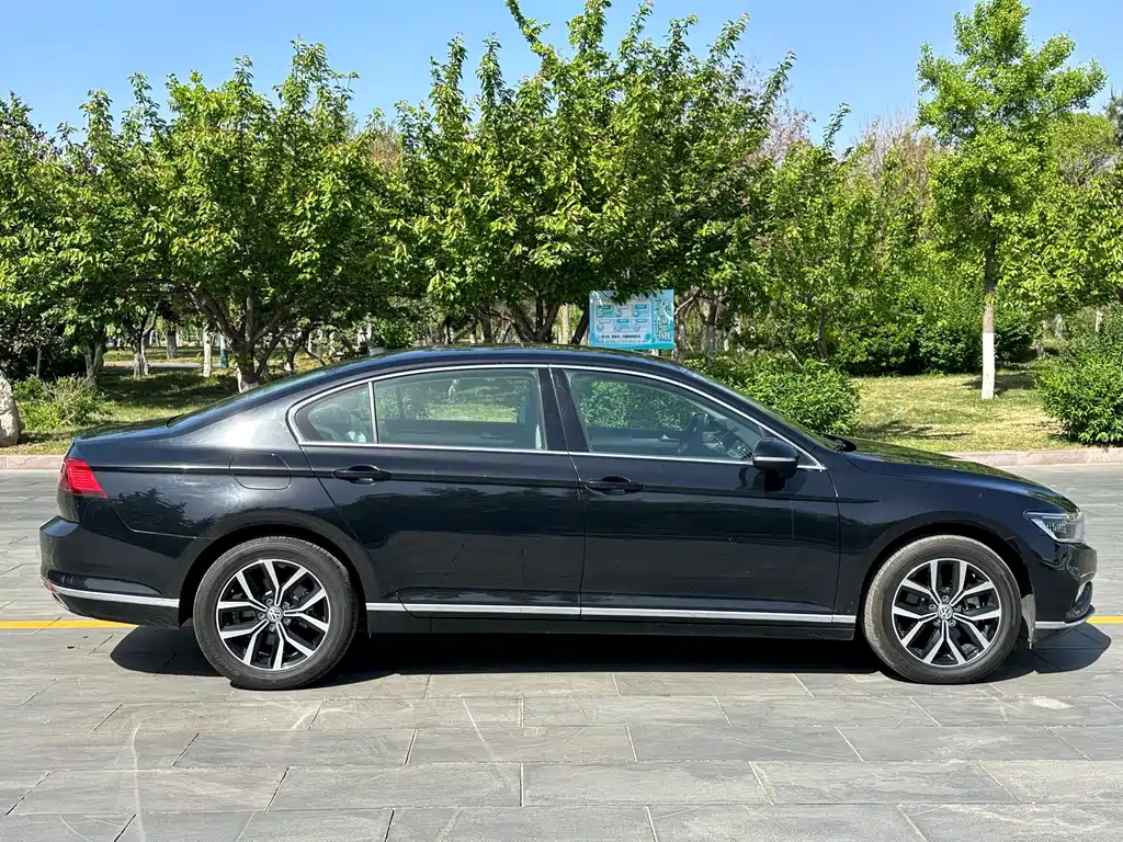 VOLKSWAGEN MAGOTAN 2024