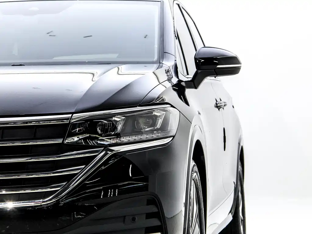 VOLKSWAGEN VILORAN 2023