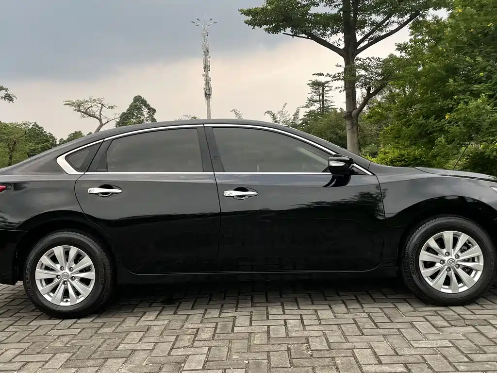 NISSAN TEANA 2018