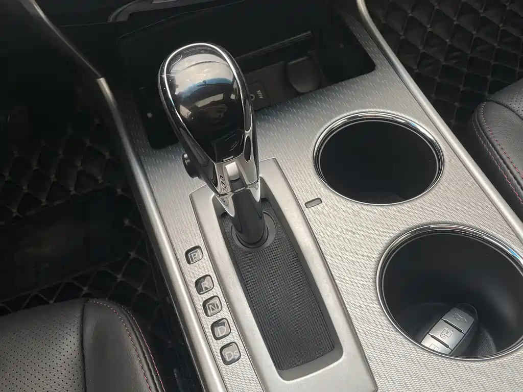 NISSAN TEANA 2018