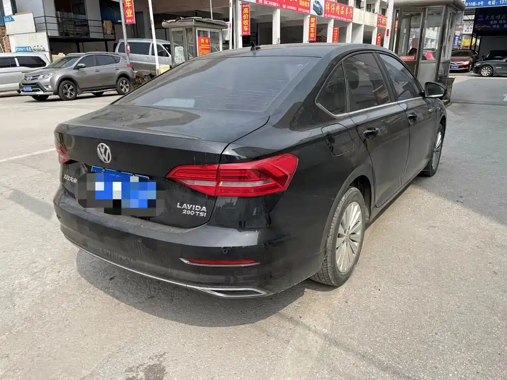 VOLKSWAGEN LAVIDA 2020