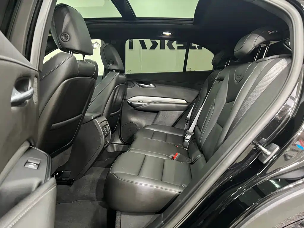 CADILLAC XT4 2021