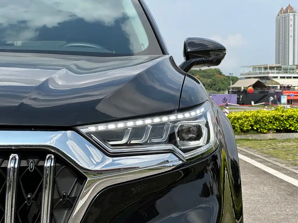 HONGQI HS5 2023