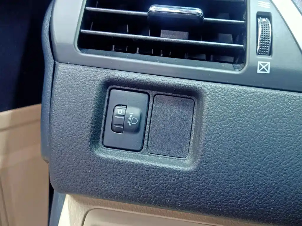TOYOTA CAMRY 2013