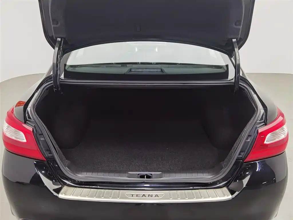 NISSAN TEANA 2018