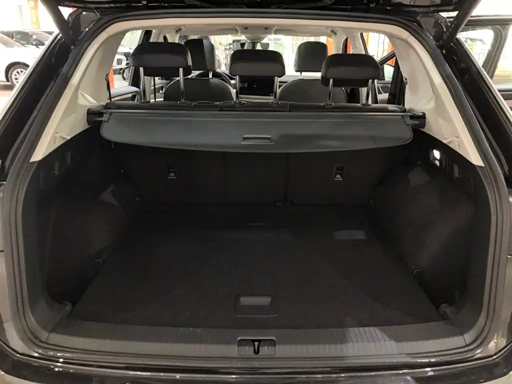 VOLKSWAGEN TAYRON 2023