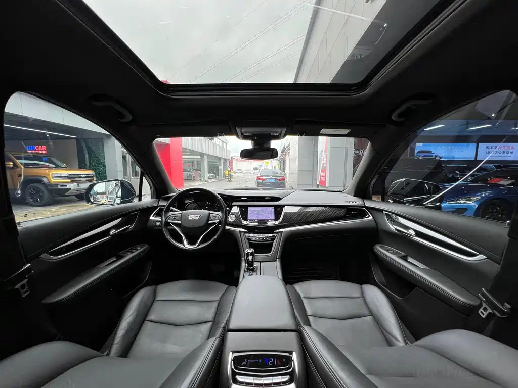 CADILLAC XT6 2021
