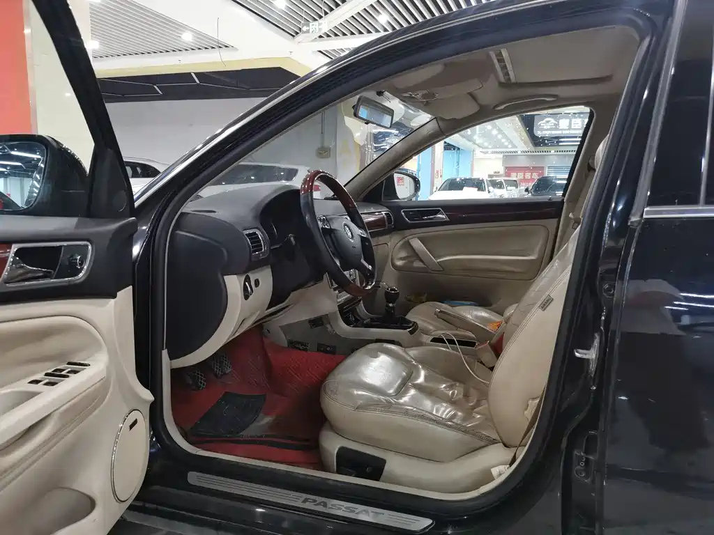 VOLKSWAGEN OTHER 2011