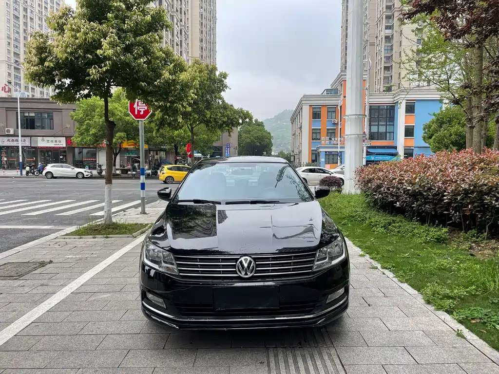 VOLKSWAGEN LAVIDA 2016