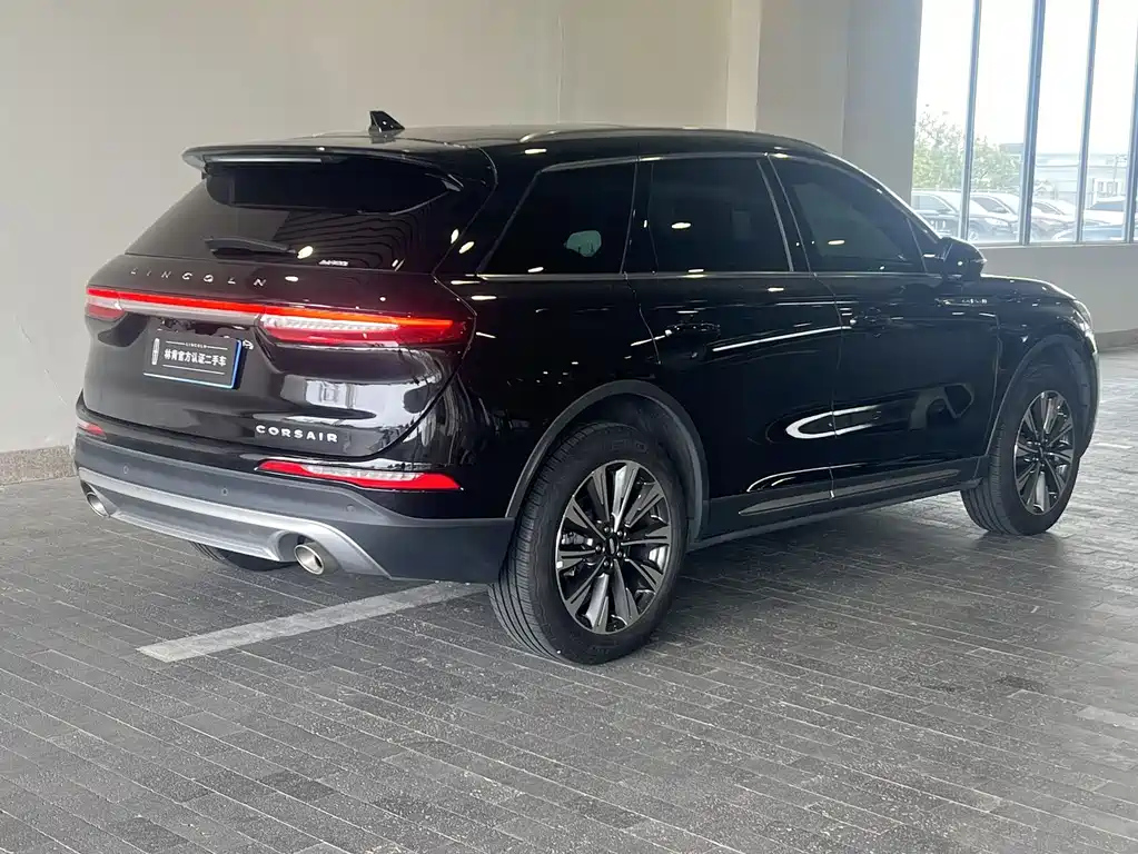 LINCOLN ADVENTURER 2022