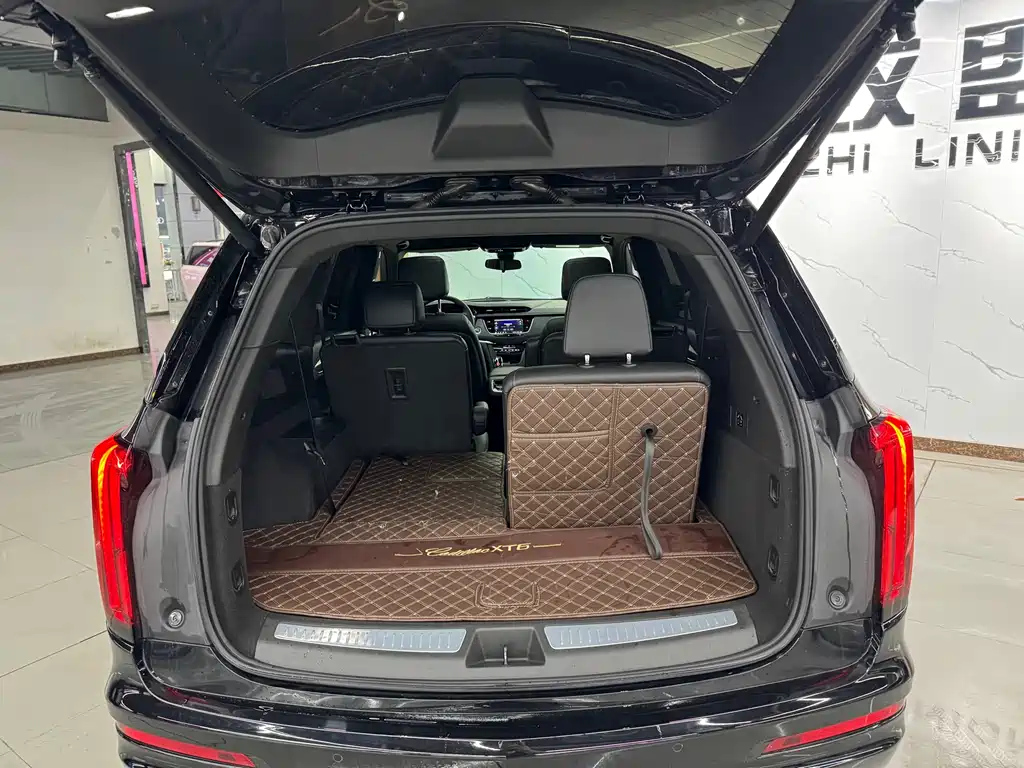 CADILLAC XT6 2021