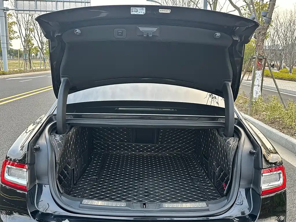 LINCOLN CONTINENTAL 2020