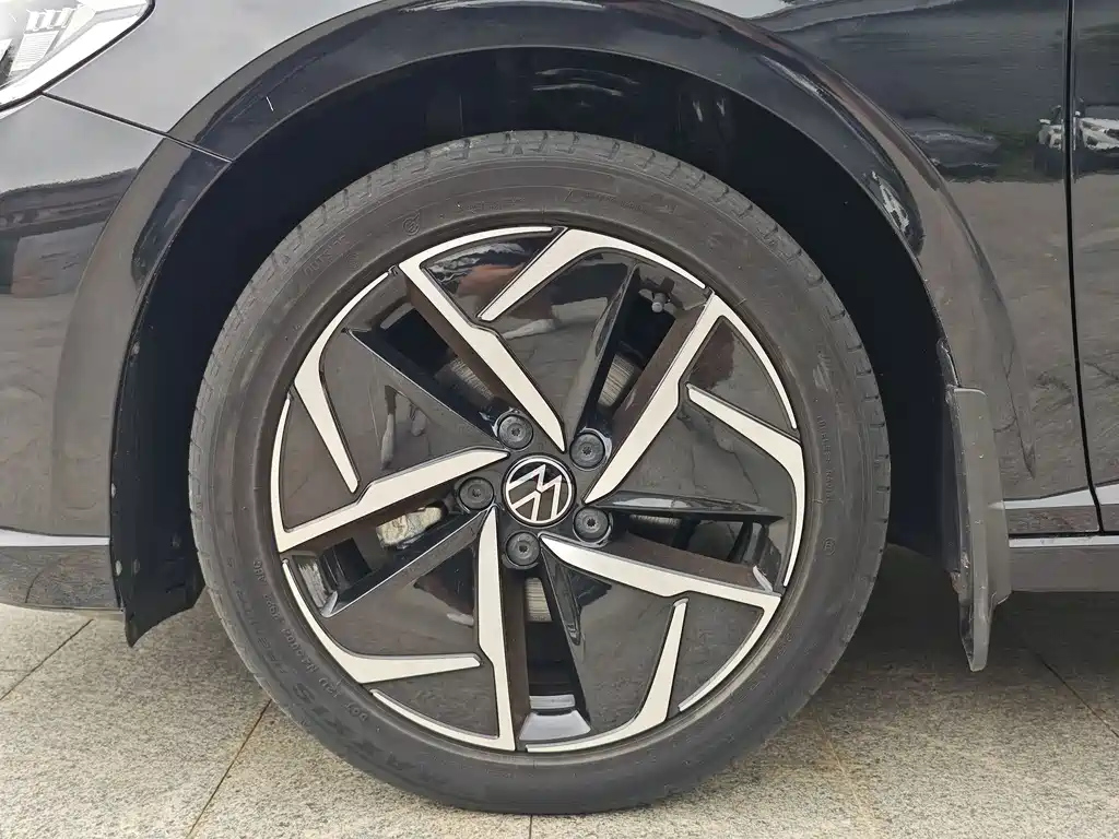 VOLKSWAGEN LAVIDA 2023