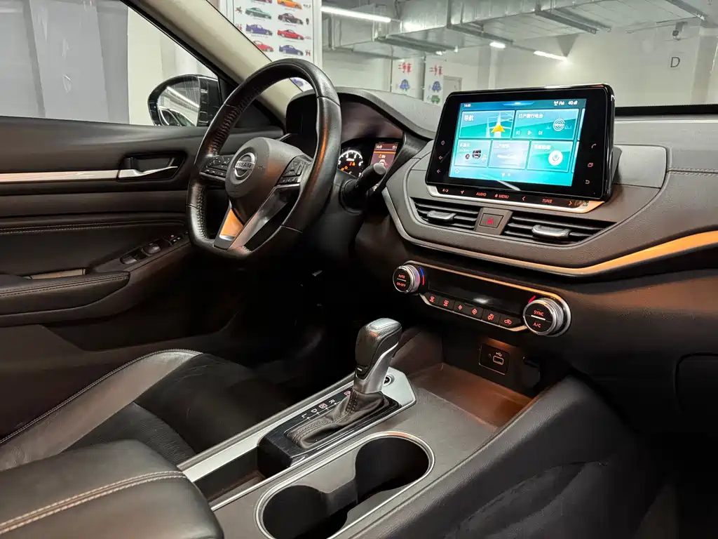 NISSAN TEANA 2020