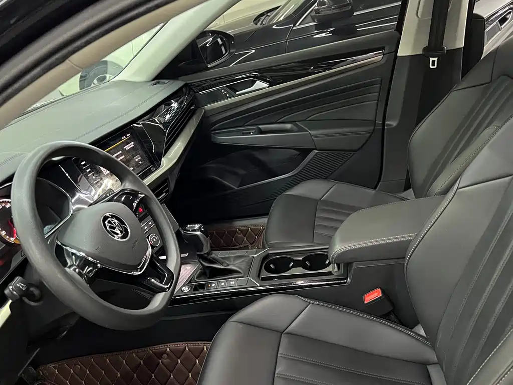 VOLKSWAGEN PASSAT 2020