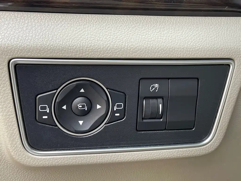 ZOTYE Z700 2017