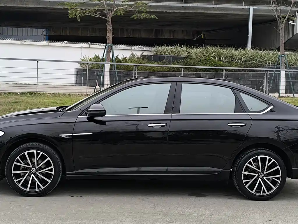 VOLKSWAGEN LAVIDA 2021