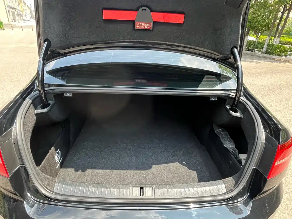VOLKSWAGEN MAGOTAN 2018