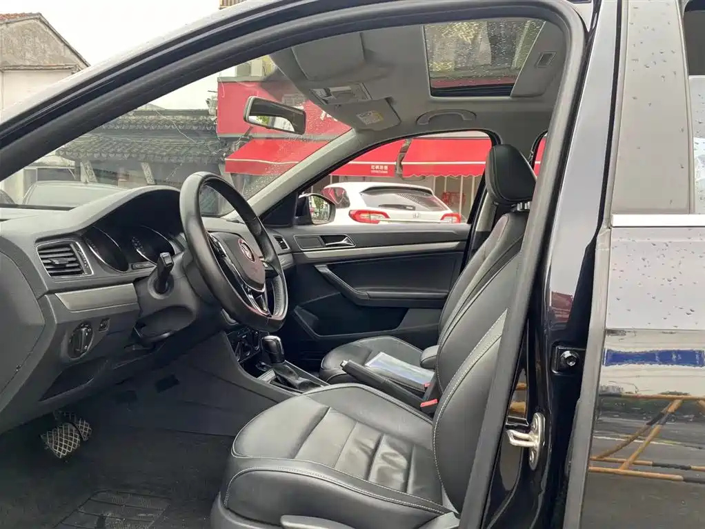 VOLKSWAGEN LAVIDA 2018