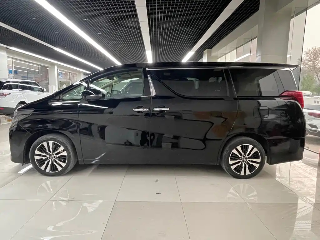 TOYOTA ALPHARD 2018