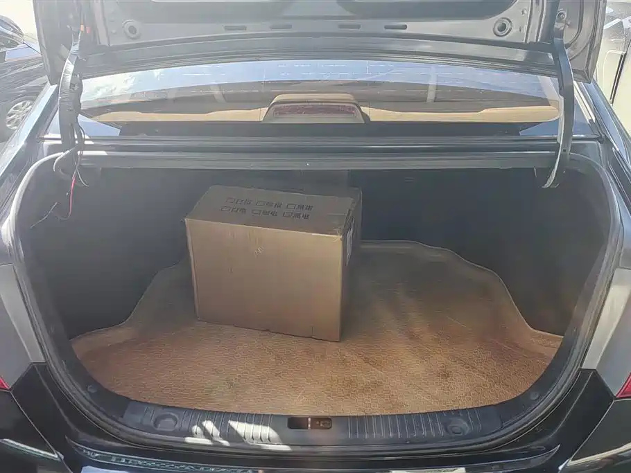 HYUNDAI CELESTA 2011