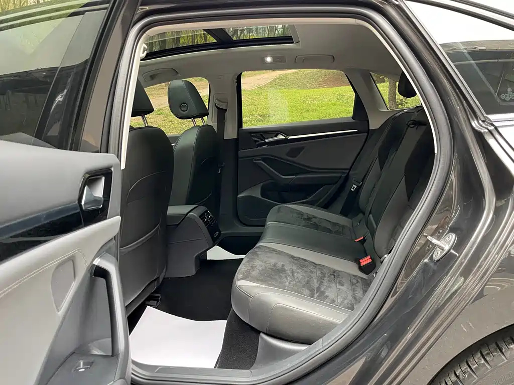 VOLKSWAGEN SAGITAR 2021