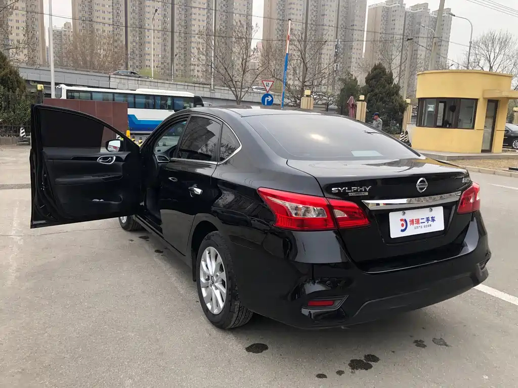 NISSAN SYLPHY 2022