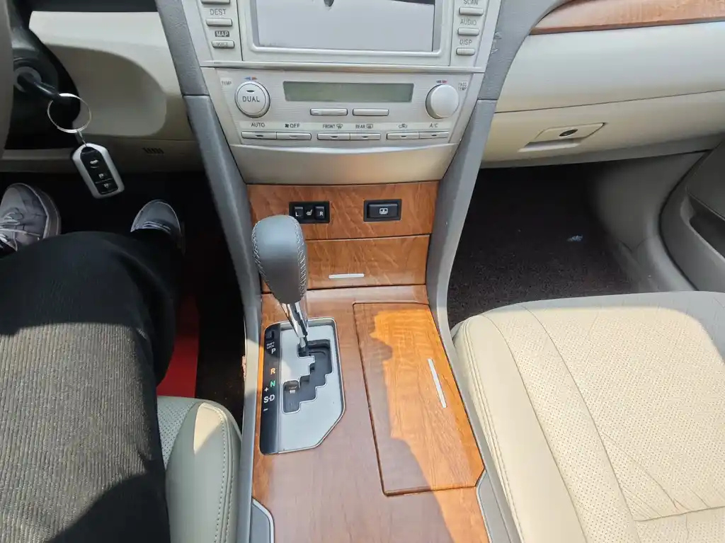 TOYOTA CAMRY 2010