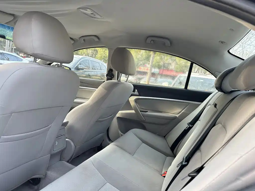 GEELY AUTO EMGRAND 2015