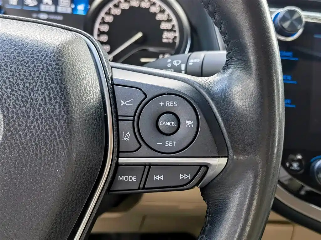 TOYOTA CAMRY 2019
