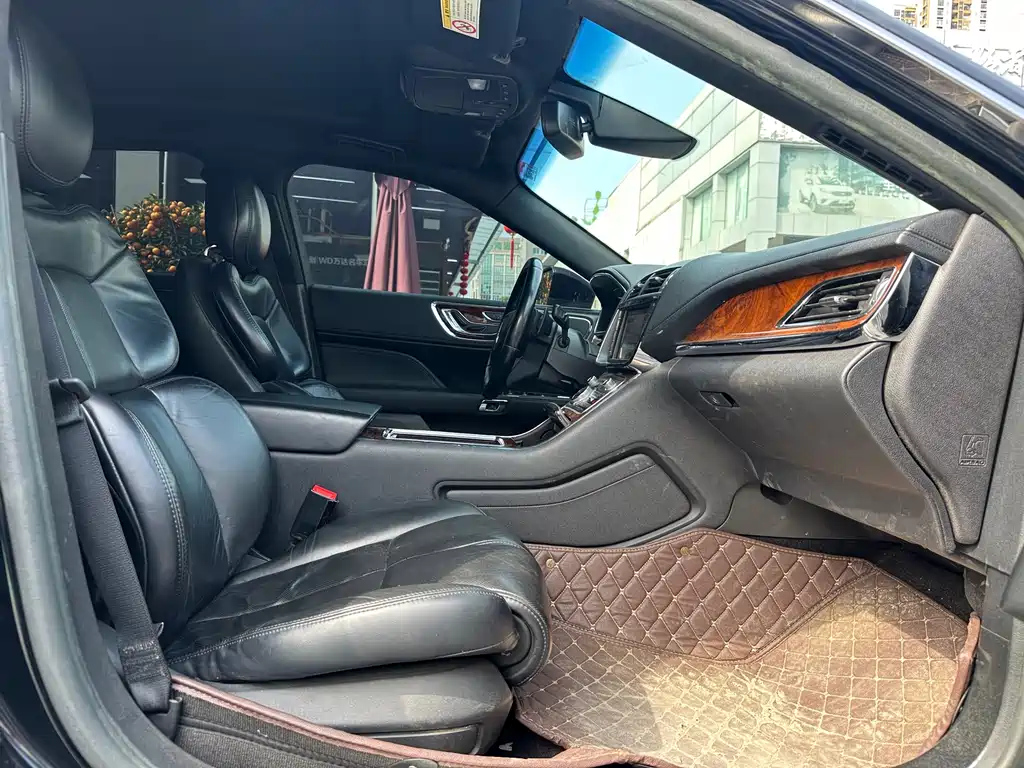LINCOLN CONTINENTAL 2018