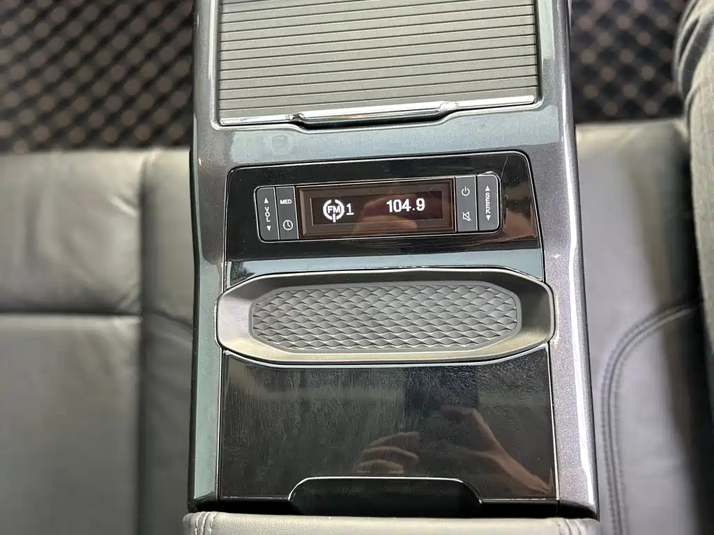 FORD TAURUS 2021