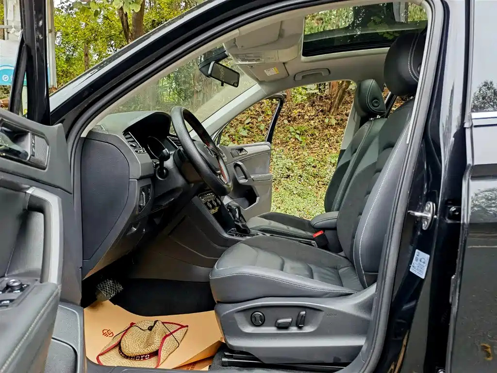 VOLKSWAGEN TIGUAN L 2021