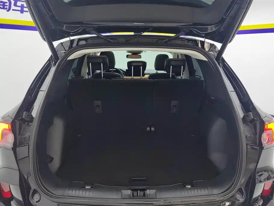 FORD ESCAPE 2021