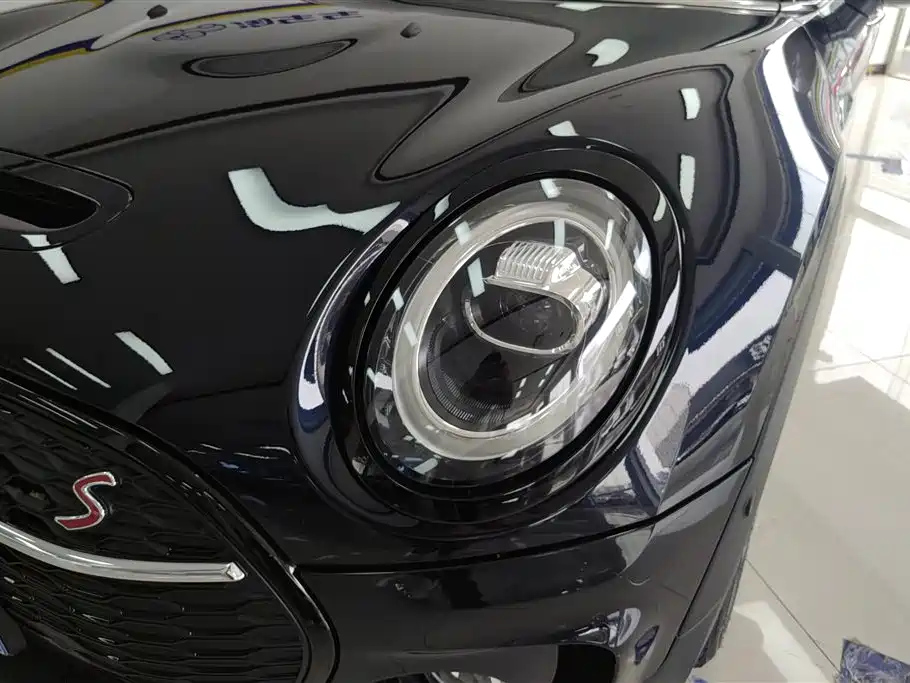 MINI CLUBMAN 2019