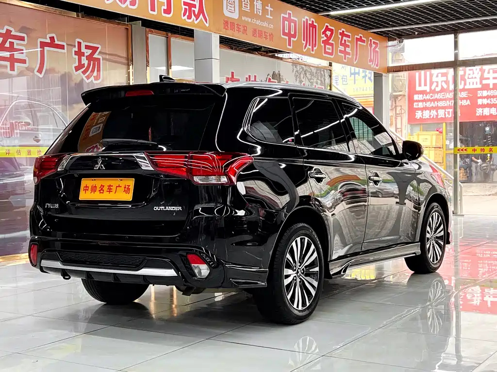 MITSUBISHI OUTLANDER 2022