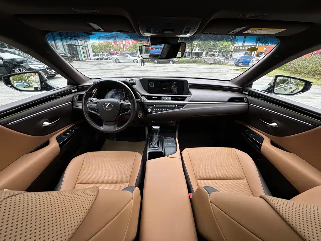 LEXUS ES 2021
