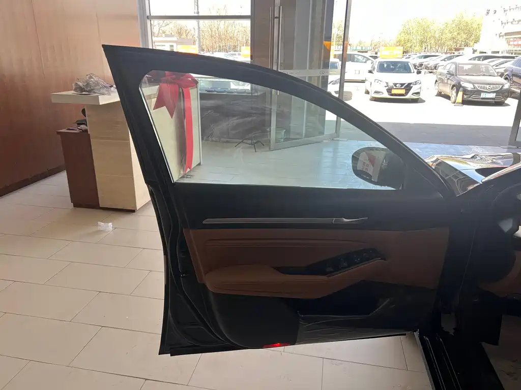 NISSAN TEANA 2024