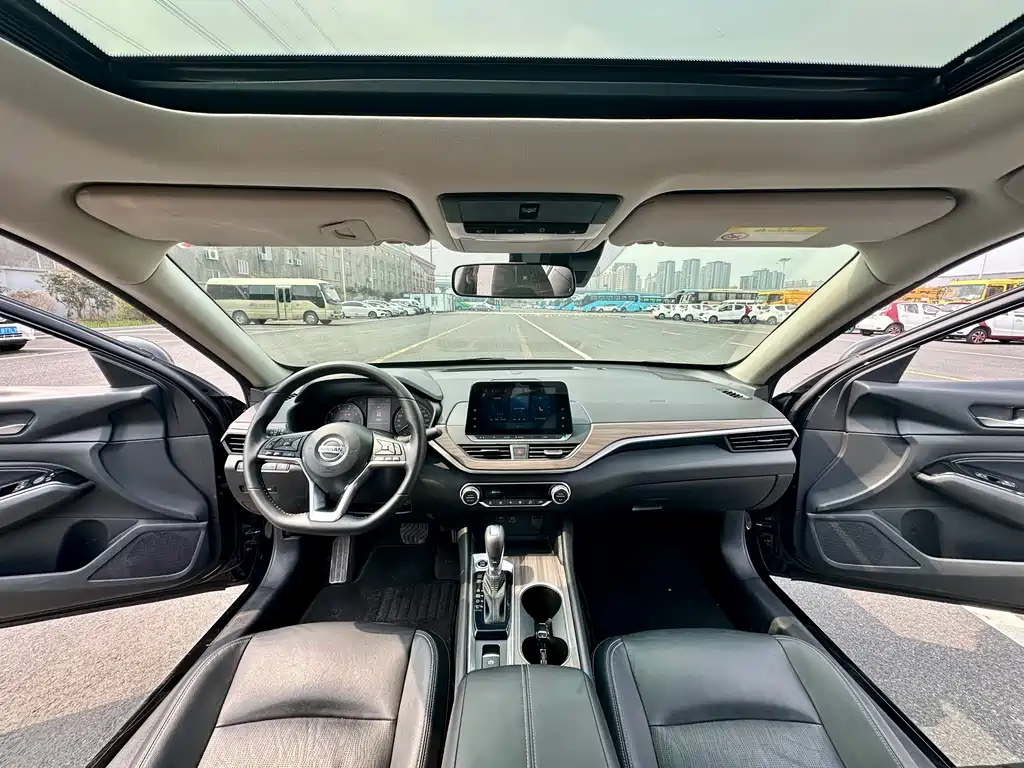 NISSAN TEANA 2022