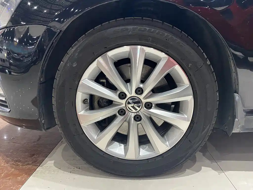 VOLKSWAGEN MAGOTAN 2016