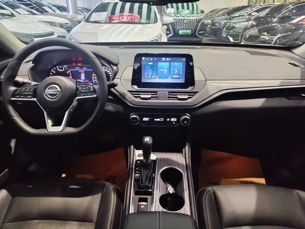 NISSAN TEANA 2022