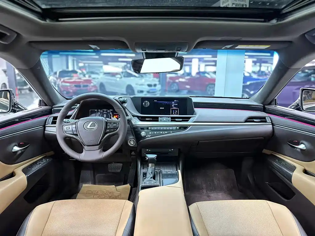 LEXUS ES 2020