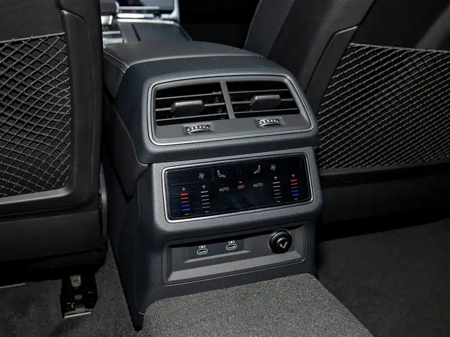AUDI A7L 2023
