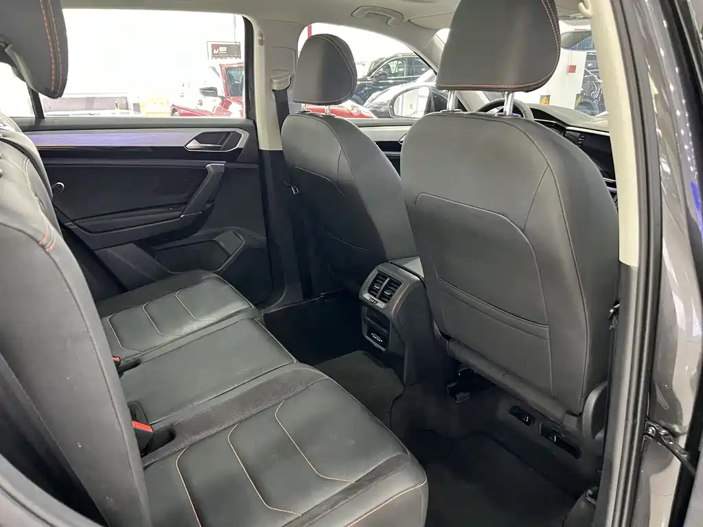 VOLKSWAGEN TAYRON 2021