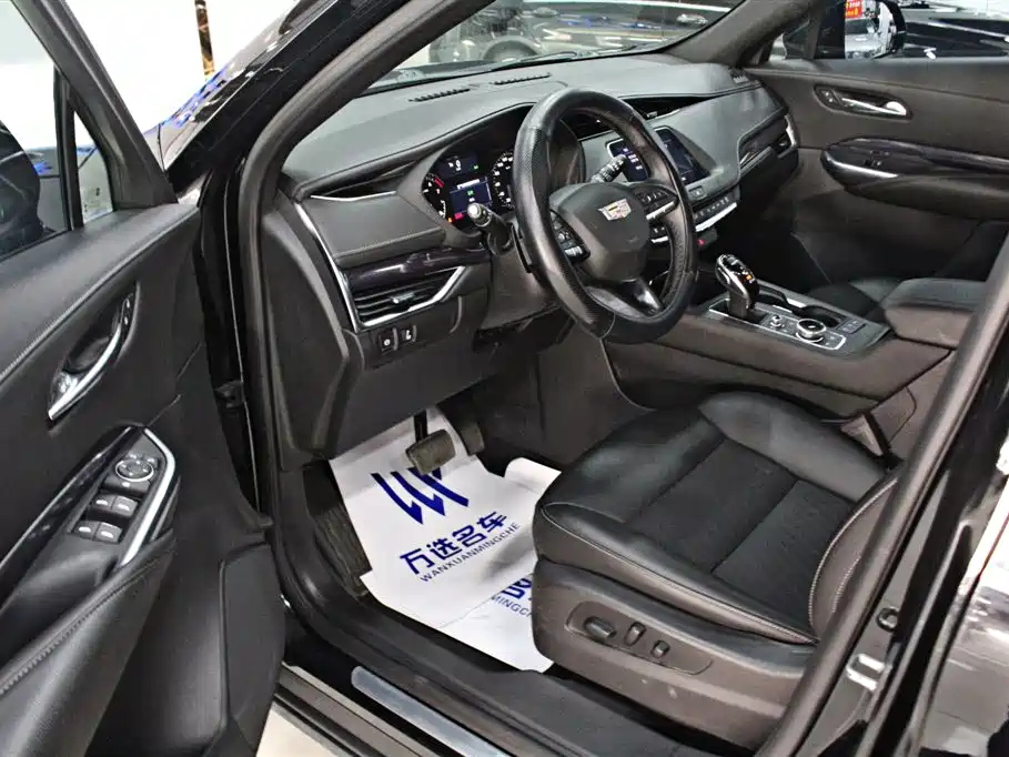 CADILLAC XT4 2020