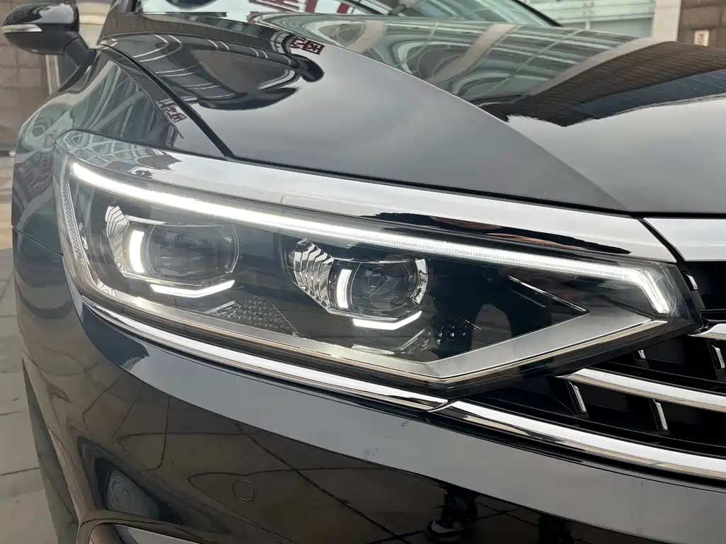 VOLKSWAGEN MAGOTAN 2024