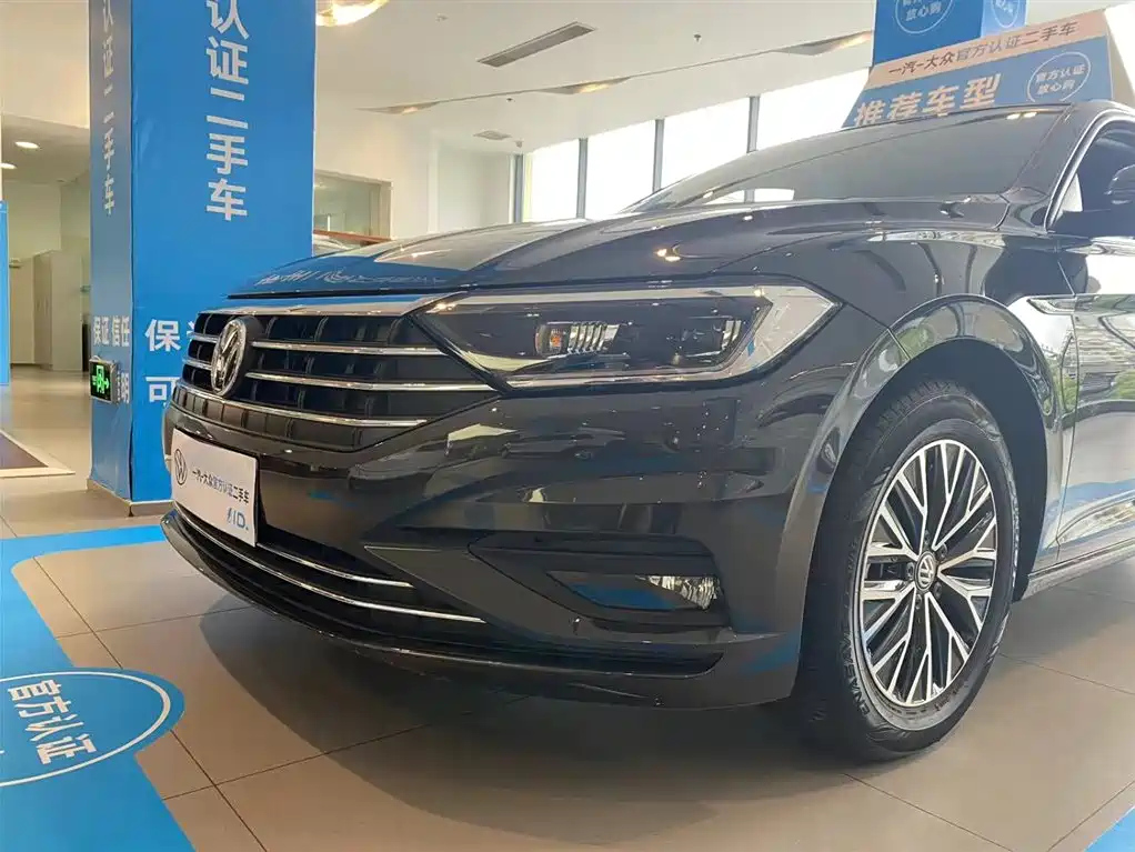 VOLKSWAGEN SAGITAR 2021