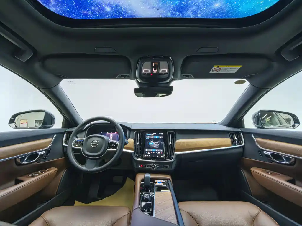 VOLVO S90 2024