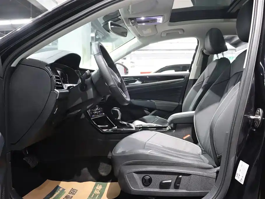 VOLKSWAGEN PASSAT 2022