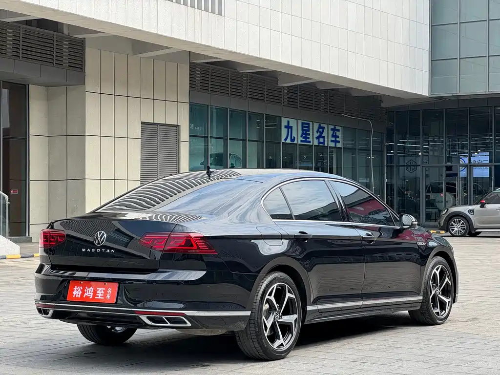 VOLKSWAGEN MAGOTAN 2023